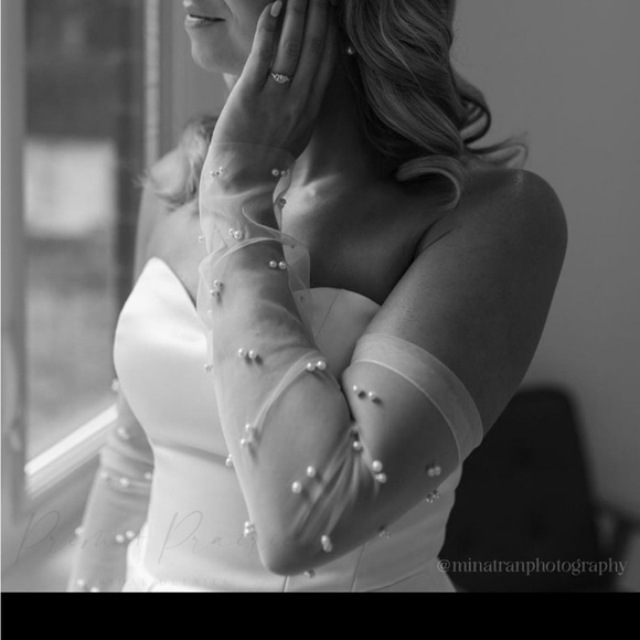 Long Tulle Bridal Fingerless Arm Cuff - Picture 3 of 5